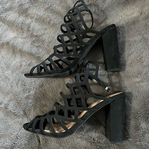 Black size 7 women’s heels